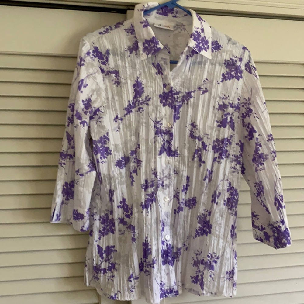 Purple & white button down 3/4 sleeve shirt S